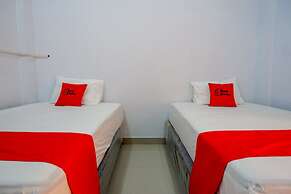 RedDoorz @ Jalan Adiyaksa Panakkukang