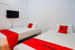RedDoorz @ Jalan Adiyaksa Panakkukang