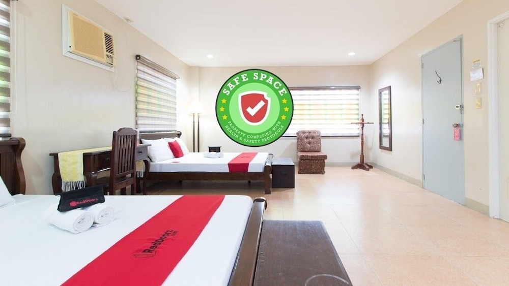 RedDoorz @ Teofila Lodge