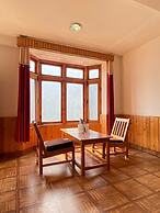 Hotel Rishi Palace