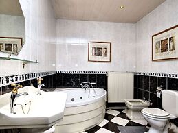 Stylish Stay With Sauna