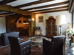 Romantic Mansion in Strotzbusch by the Forest