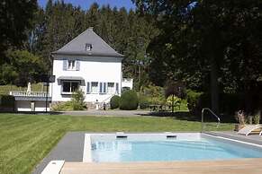 Luxurious Countryside Holiday Home With Pool