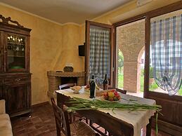Charming Tuscan Farmhouse