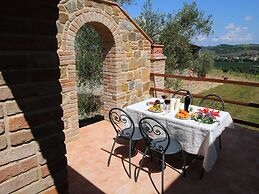 Charming Tuscan Farmhouse