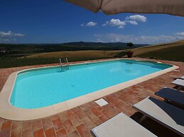 Charming Tuscan Farmhouse