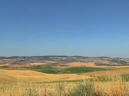 Charming Tuscan Farmhouse