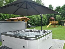 Elegant Villa in Bomal
