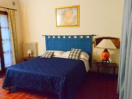 Rustic Farmhouse Living Vinci's Treasures