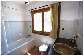 Countryside Cottage With Pool