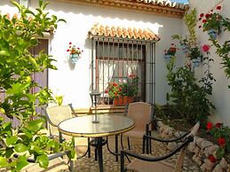 Countryside Cottage With Pool