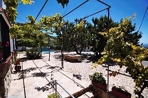 Countryside Cottage With Pool
