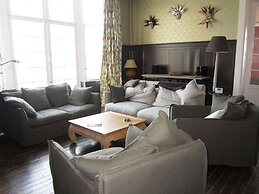 Spacious Spa Villa With Garden