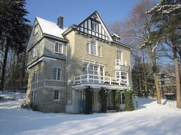 Spacious Spa Villa With Garden
