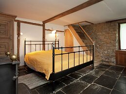 Heritage Holiday Home in Roumont