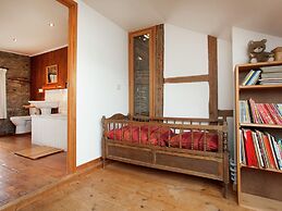 Heritage Holiday Home in Roumont
