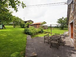 Heritage Holiday Home in Roumont