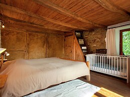 Heritage Holiday Home in Roumont