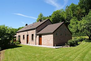 Modern Holiday Home in Stavelot With Fireplace