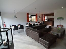 Superb Holiday Home With Barbecue