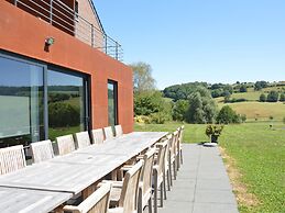 Superb Holiday Home With Barbecue