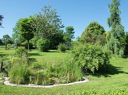Desnie Farmhouse With Pool