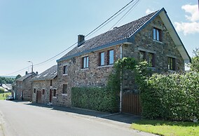 Desnie Farmhouse With Pool