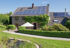 Desnie Farmhouse With Pool
