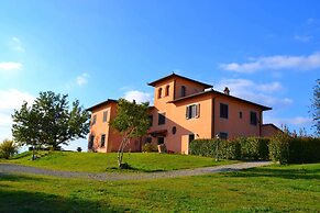 Holiday Home With Pool and Jacuzzi