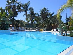 Beachside Bliss: Pool