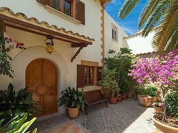 Villa in Son Servera With Beach & Pool