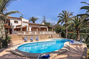 Villa in Son Servera With Beach & Pool
