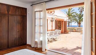 Villa in Son Servera With Beach & Pool