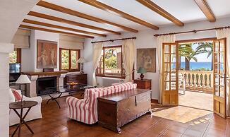 Villa in Son Servera With Beach & Pool
