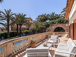 Villa in Son Servera With Beach & Pool