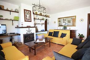 Villa in Mijas With Private Pool