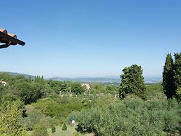 Scenic Stay Near Florence