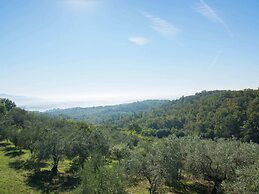 Scenic Stay Near Florence