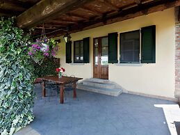 Poolside Vacation Home, Foiano