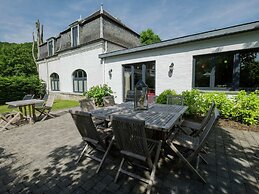 Namur Mansion by the Meus