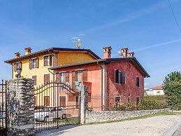 Belvilla by OYO Casa Gialla A Due