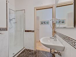 Apartment on Lake Idro With Pool