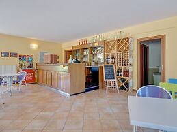 Apartment on Lake Idro With Pool
