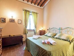 Apartment in Todi With Pool and Garden