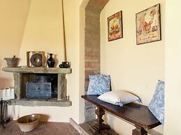 Apartment in Todi With Pool and Garden
