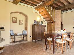Apartment in Todi With Pool and Garden