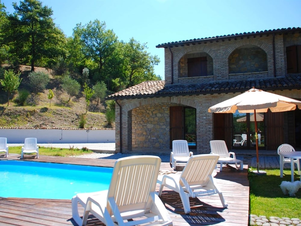 Spacious Countryside Escape