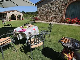Apartment in Todi With Pool & History