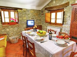Charming Tuscan Farmhouse
