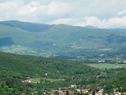 Charming Tuscan Farmhouse